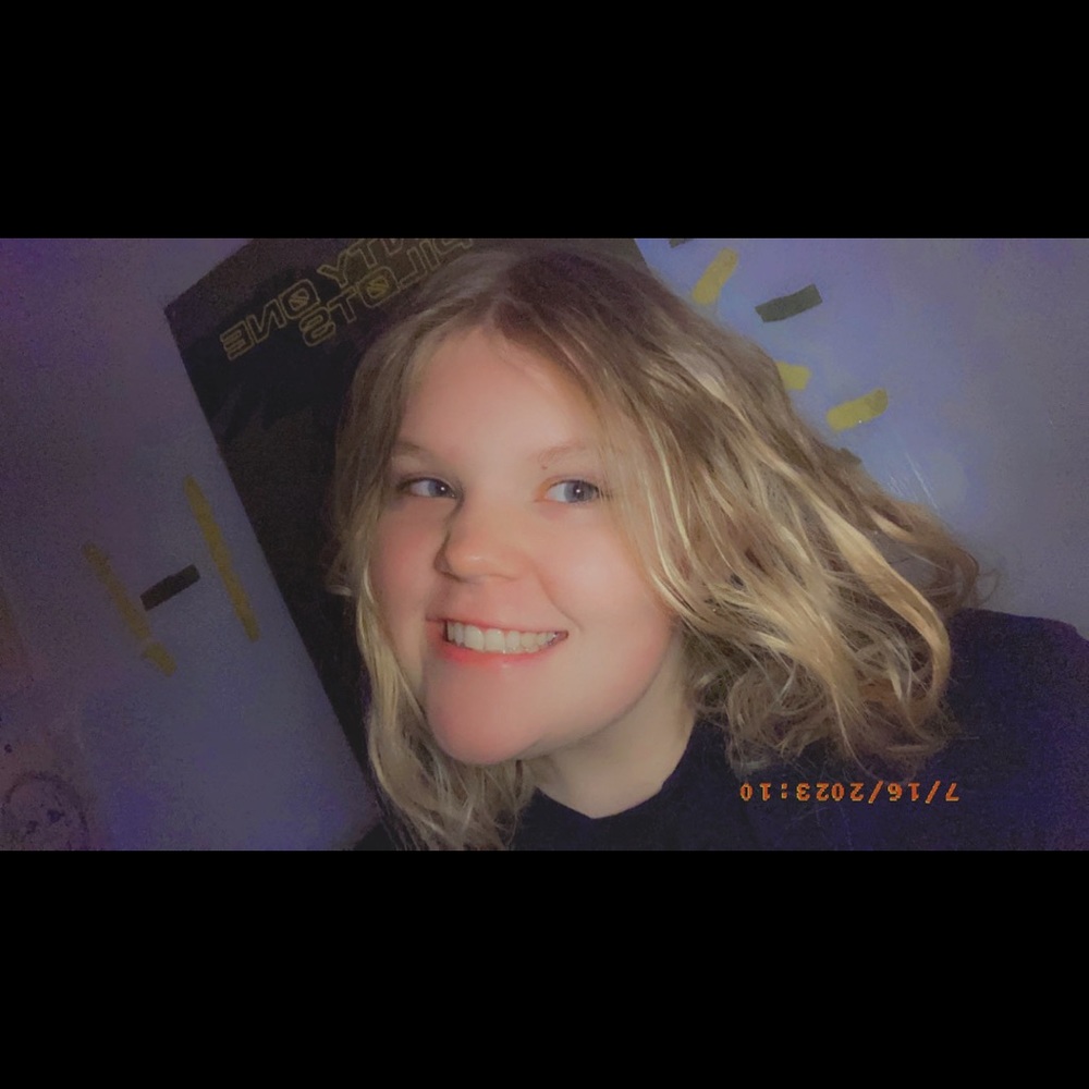 Meet your Posher, Elyssa